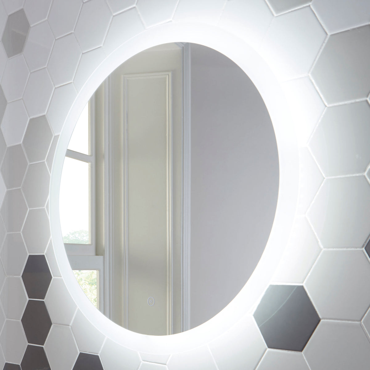 Lunar LED Mirror W/Demister Pad 600 Dia